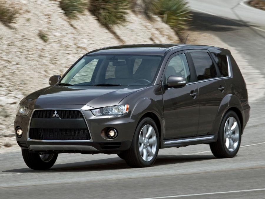  Mitsubishi Outlander 2009 года  (US) (фото 37 из 41)